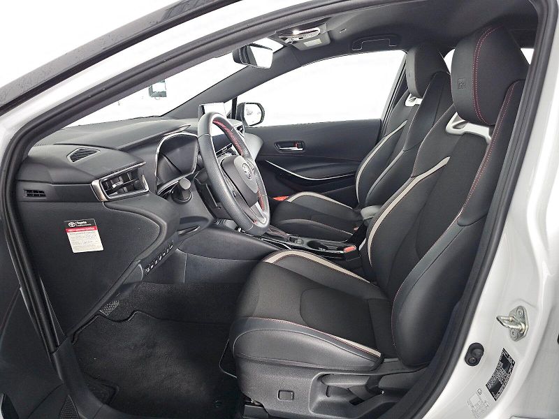 Toyota Corolla (2024) 2.0HEV 197k GR Dynamic - fotka 6 z 25
