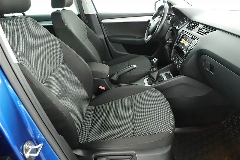 Škoda Octavia (2016) 1.6 TDI, Tempomat - fotka 7 z 17