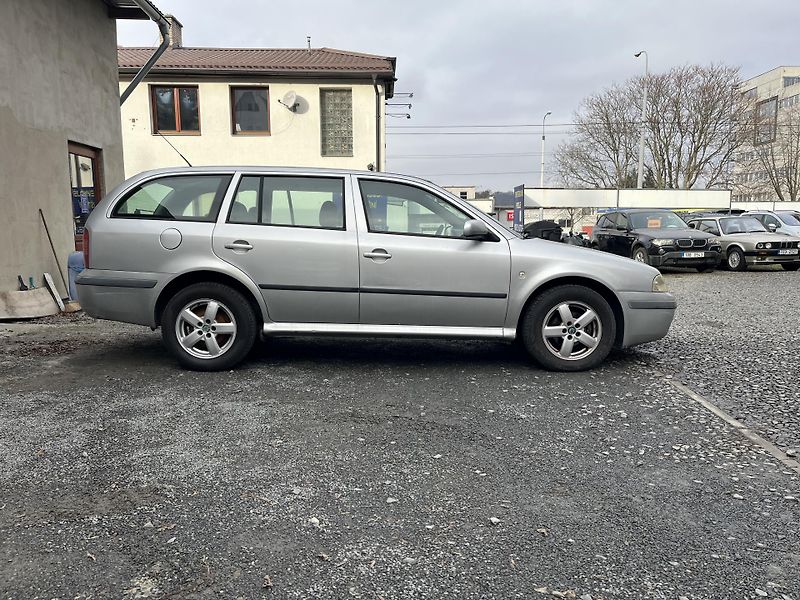 Škoda Octavia (2002) 1,6i 75 Kw Dig.Klima ASR - fotka 4 z 16