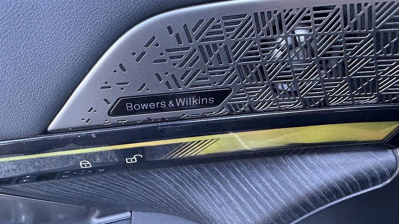 BMW i5 M60 xDrive Sedan - fotka 11 z 16