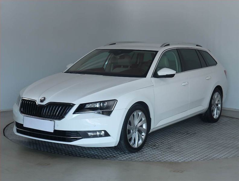 Škoda Superb (2017) Style 2.0 TDI, Kůže, Navi - fotka 2 z 17