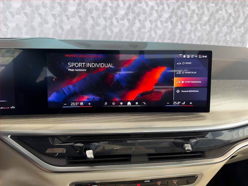 BMW X7 (2025) xDrive40d - fotka 19 z 23
