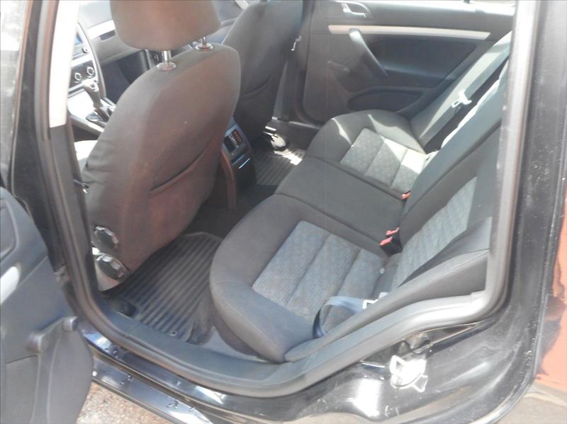 Škoda Octavia 1,6 TDi - fotka 18 z 32