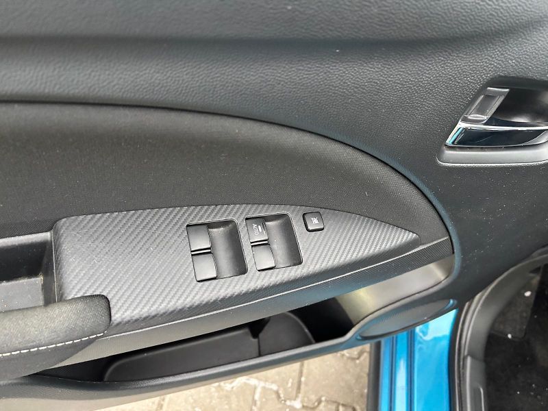 Mitsubishi Space Star 1.2 MIVEC 59kW - fotka 12 z 25