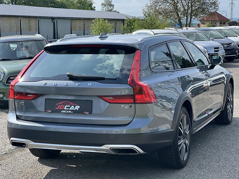 Volvo V90 T6 235kw AWD CROSS COUNTRY - fotka 7 z 52