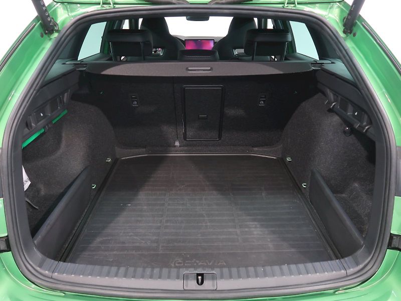 Škoda Octavia (2025) SPORTLINE 2.0TDI 110KW DSG NAV - fotka 40 z 40