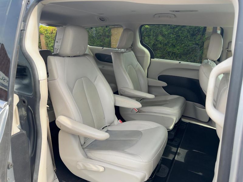 Chrysler Pacifica (2021) 3,6 Hybrid PlugIn Limited 2021 - fotka 9 z 21