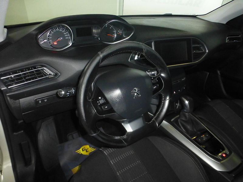 Peugeot 308 (2016) 1,6HDI*NAVIGACE*ALU**FULL LED* - fotka 11 z 26