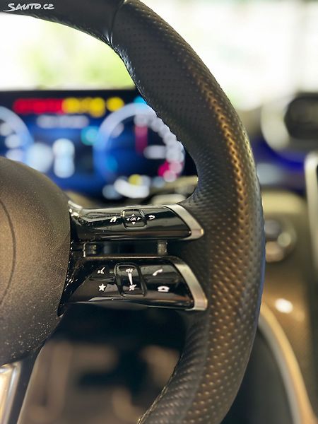 Mercedes-Benz Třídy C 300e AMG paket odpočet DPH - fotka 22 z 29