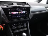 Volkswagen Touran 1,5 TSI 110kW DSG R-line DPH - náhled 17