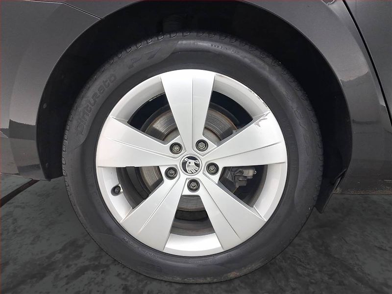 Škoda Superb (2018) Ambition 2.0 TDI, Automat, ČR - fotka 15 z 16