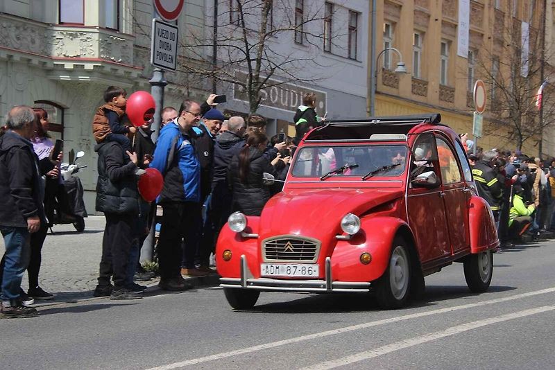 V Příbrami se sjela historická auta a motorky v rámci tradiční akce Česká Route 66.