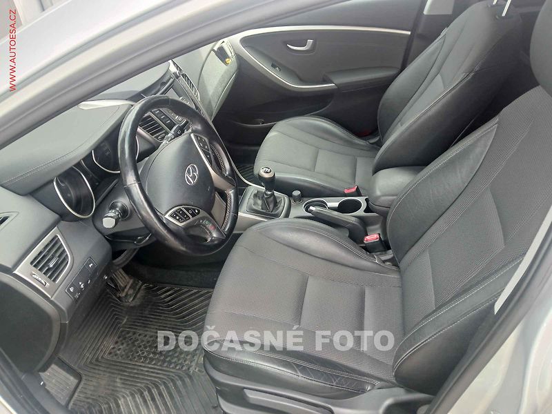 Hyundai i30 (2013) 1.6 CRDi, ČR, servis.kniha - fotka 3 z 3