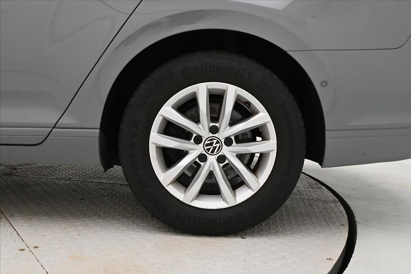 Volkswagen Passat 2,0 TDI 110kW Business Záruka - fotka 25 z 25