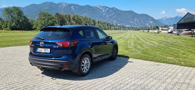 Mazda CX-5 2.0 benzin 121 kw Rezervace - fotka 27 z 37