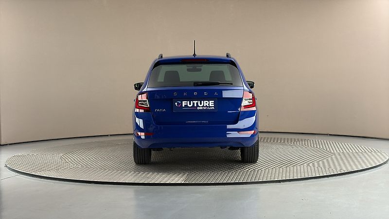 Škoda Fabia 1.0 TSI Black Combi - fotka 5 z 23