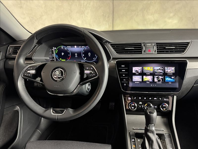 Škoda Superb 1,4 TSi  DSG iV Style Virtual - fotka 18 z 50