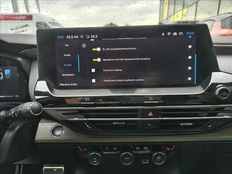Citroën C5 X 1,6   SHINE Pack hybrid 225k - fotka 17 z 29