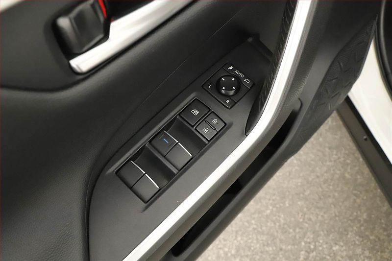Toyota RAV4 (2021) Comfort 2.5 Hybrid - fotka 15 z 18