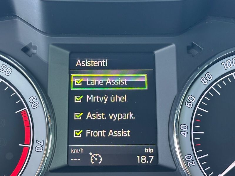 Škoda Octavia (2019) 1.0TSi ACC,KAMERA,NAVI.APP - fotka 13 z 17