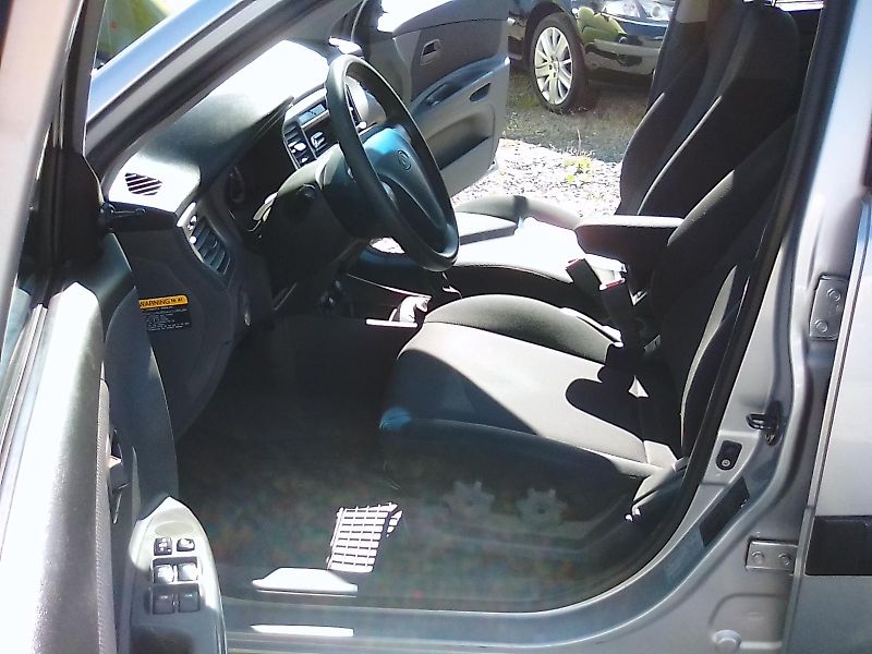 Kia Rio (2006) 1.4i 16V, velmi pěkné - fotka 13 z 30