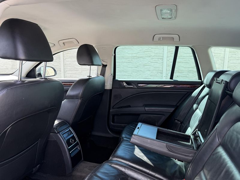 Škoda Superb 2.0TDi 170PS 6R 4x4 0% KOROZE! - fotka 108 z 157