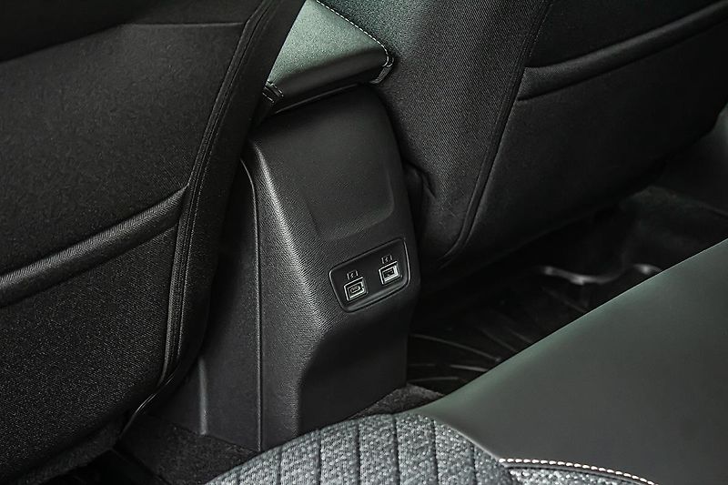 Peugeot 208 (2026) ALLURE Elektromotor 100 - fotka 18 z 19