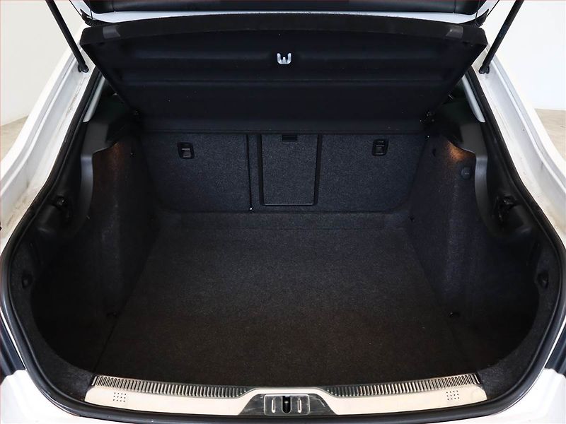 Škoda Superb (2014) Ambition Plus 1.4 TSI, ČR - fotka 11 z 15