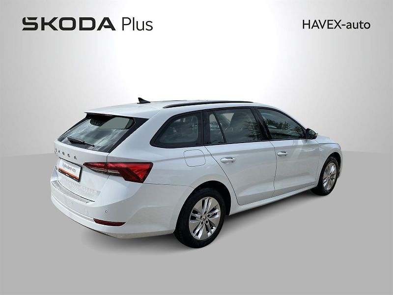 Škoda Octavia (2022) Combi 2.0 TDI DSG Ambition - fotka 2 z 33