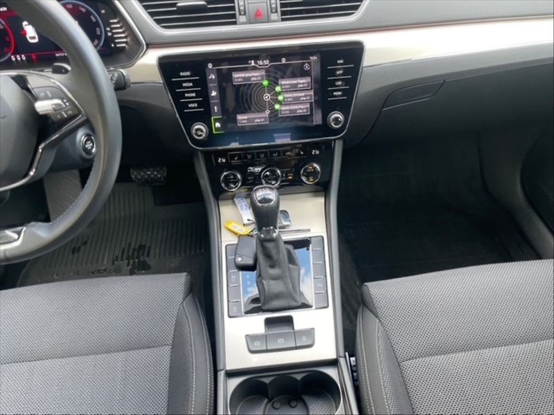 Škoda Superb 2,0 TSI 140 Style DSG - fotka 10 z 11
