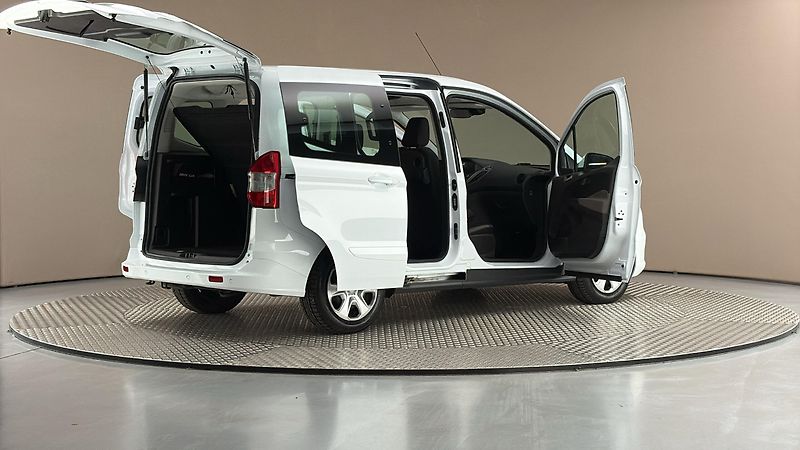 Ford Tourneo Courier 1.5 TDCI Trend - fotka 6 z 21