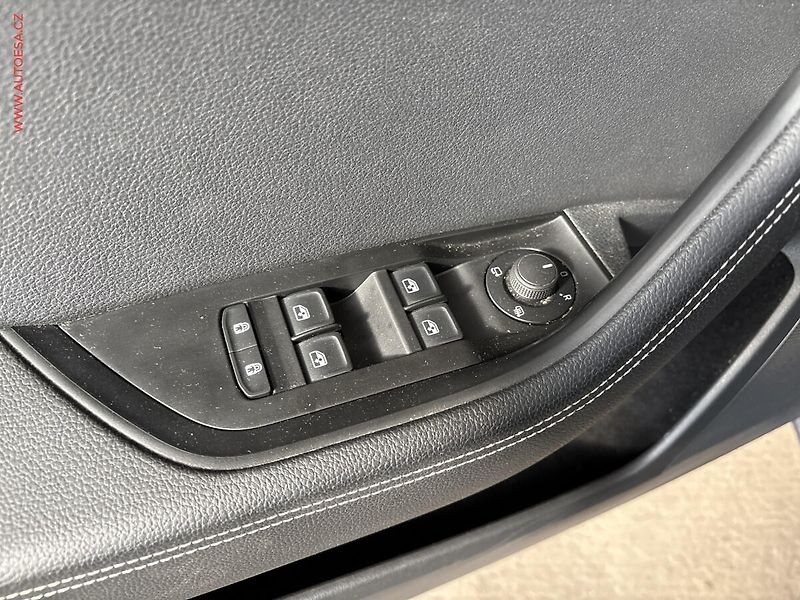 Škoda Superb (2023) 2.0 TDi, 1.maj,ČR, Style - fotka 12 z 18
