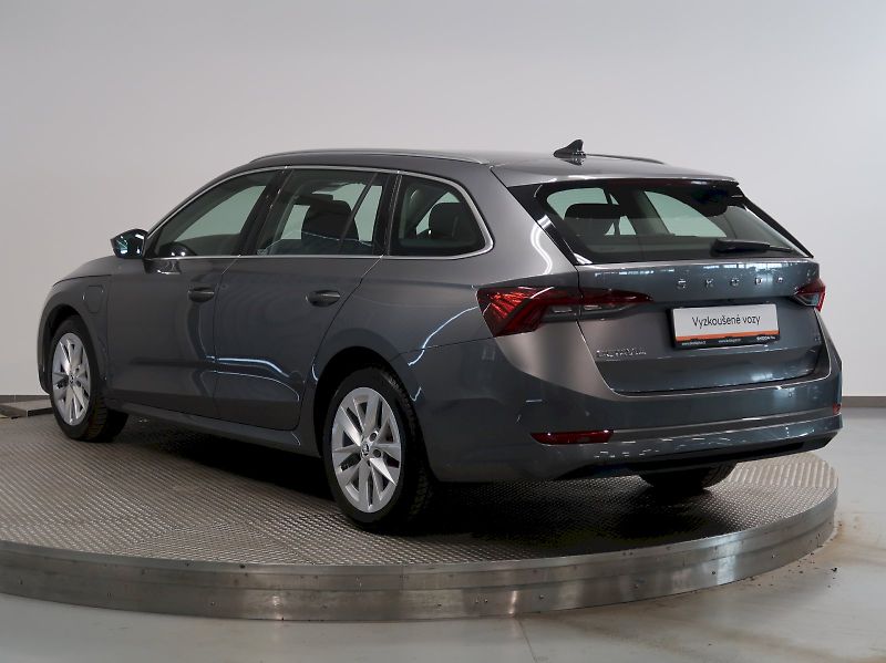Škoda Octavia (2023) iV STYLE 1.4TSI 110KW DSG NAVI - fotka 7 z 41