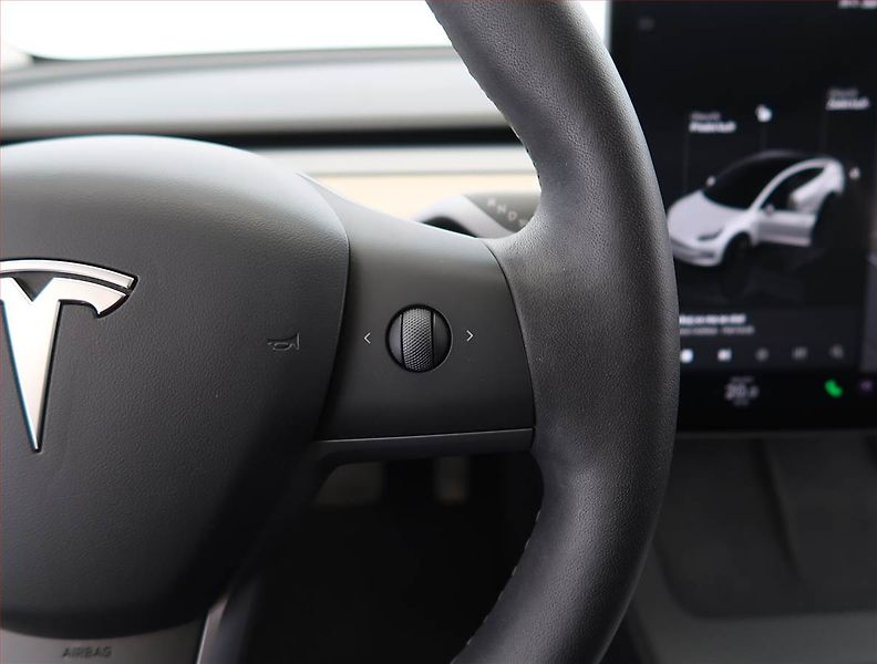 Tesla Model 3 (2023) Standard Range 60kWh, SoH 95% - fotka 29 z 33
