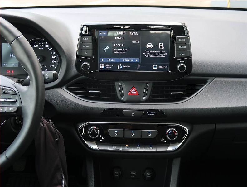 Hyundai i30 (2022) 1.0 T-GDI, ČR,1.maj - fotka 12 z 21