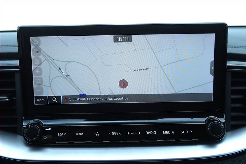 Kia XCeed (2020) 1.6 CRDi, Automat, Serv.kniha - fotka 16 z 26