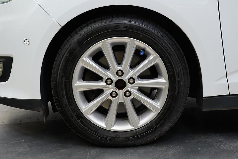 Ford Grand C-MAX - fotka 10 z 24