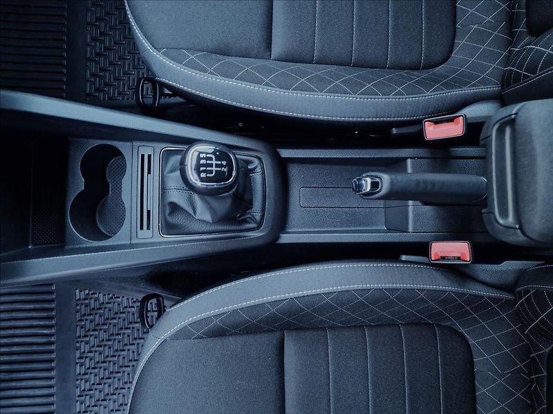 Škoda Fabia 1.0TSI Style, původ ČR,1.Maj. - fotka 34 z 48