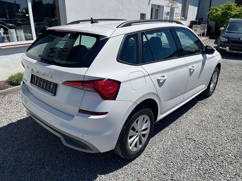 Škoda Kamiq (2023) 1.0 TSI - fotka 2 z 16