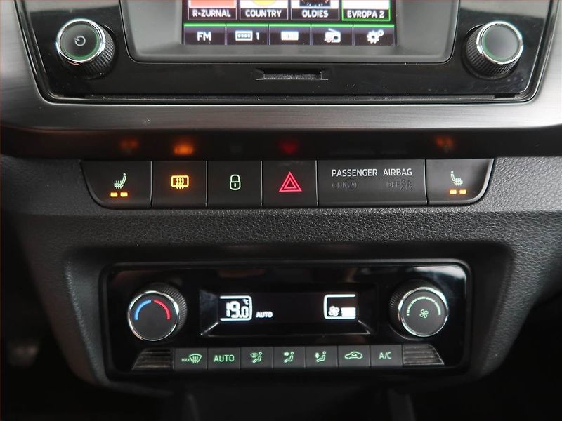 Škoda Fabia (2017) Style 1.2 TSI, Serv.kniha - fotka 17 z 20