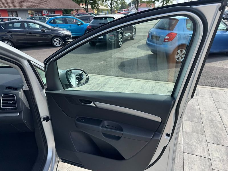 Volkswagen Sharan (2013) Comfortline 2.0 TDI 103kW - fotka 24 z 37