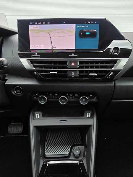 Citroën ë-C4 100kW 50kWh SHINE Panorama DPH - fotka 21 z 29