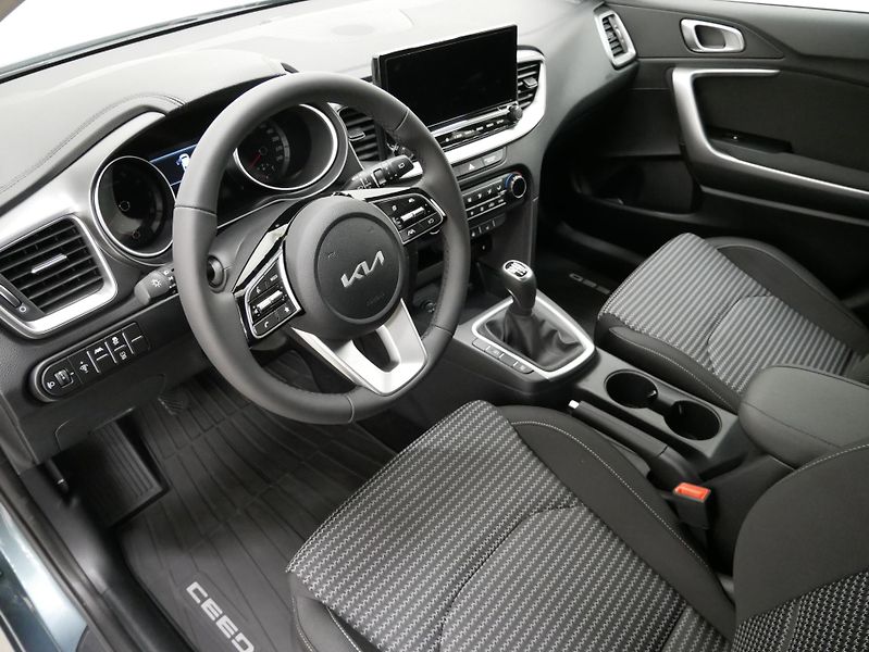 Kia Ceed - fotka 13 z 23