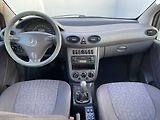 Mercedes-Benz Třídy A (2003) 1.4i 140, Classic, AC - náhled 8