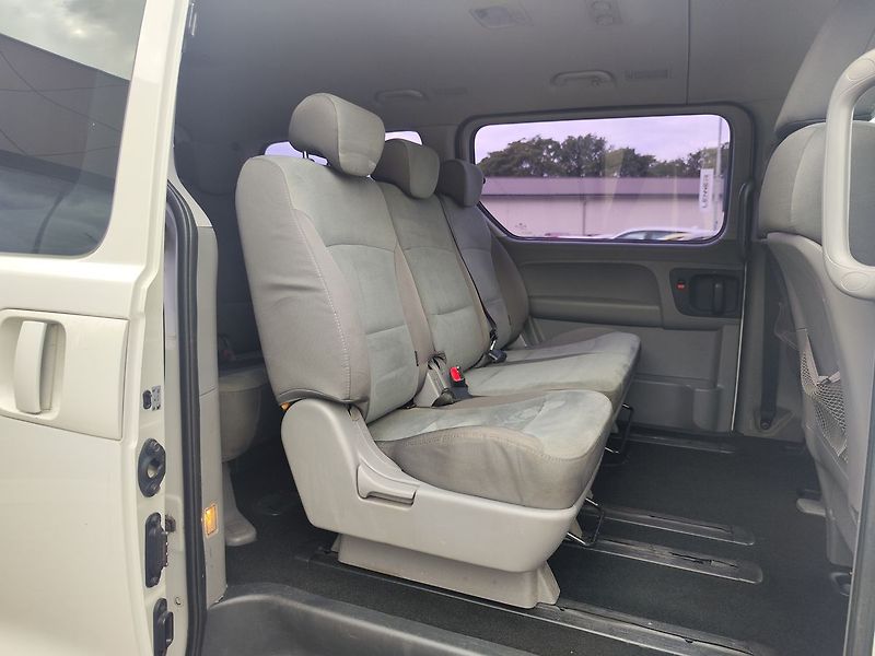 Hyundai H 1 2.5 CRDi/100kW Tour 8.Míst - fotka 12 z 26