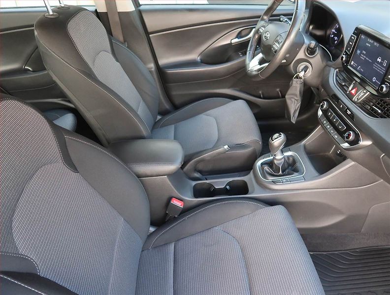 Hyundai i30 (2023) 1.0 T-GDI, ČR,1.maj - fotka 9 z 13