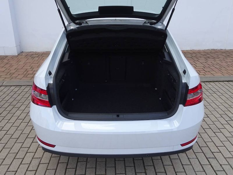 Škoda Superb (2022) 2,0TDi /110kW DSG Ambition - fotka 11 z 26