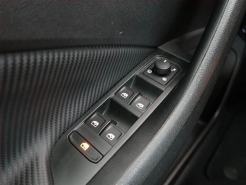Škoda Kamiq (2024) 1.0 TSI - fotka 18 z 23