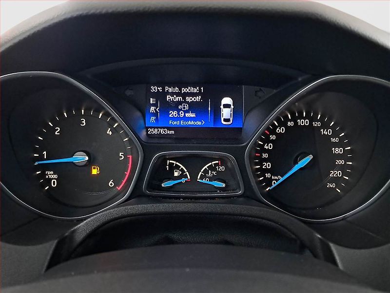 Ford Focus (2016) 1.5 TDCi, Tempomat - fotka 11 z 19
