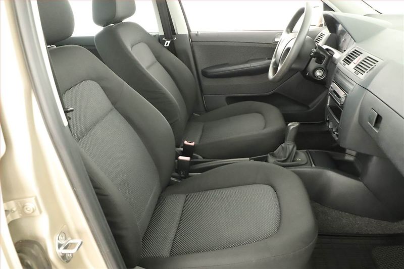 Škoda Fabia (2005) 1.4 16V, po STK, Klima - fotka 7 z 11